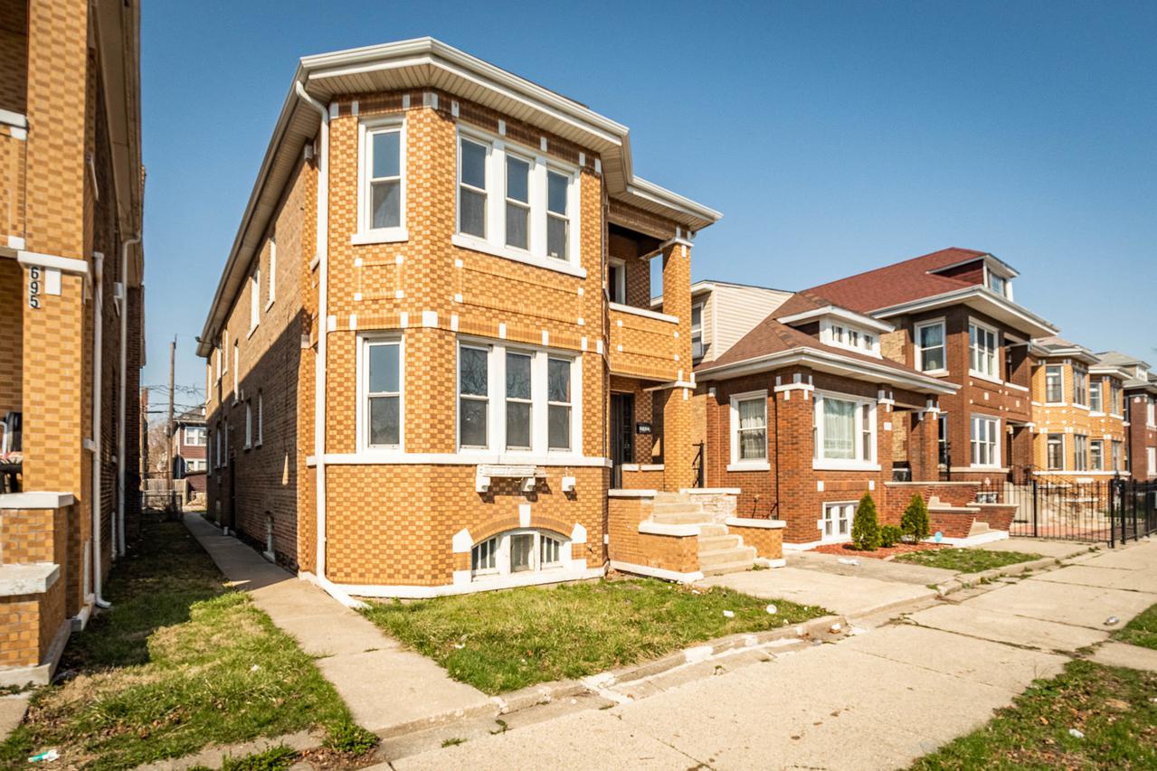 6954 S Maplewood Ave., Chicago, IL 60629