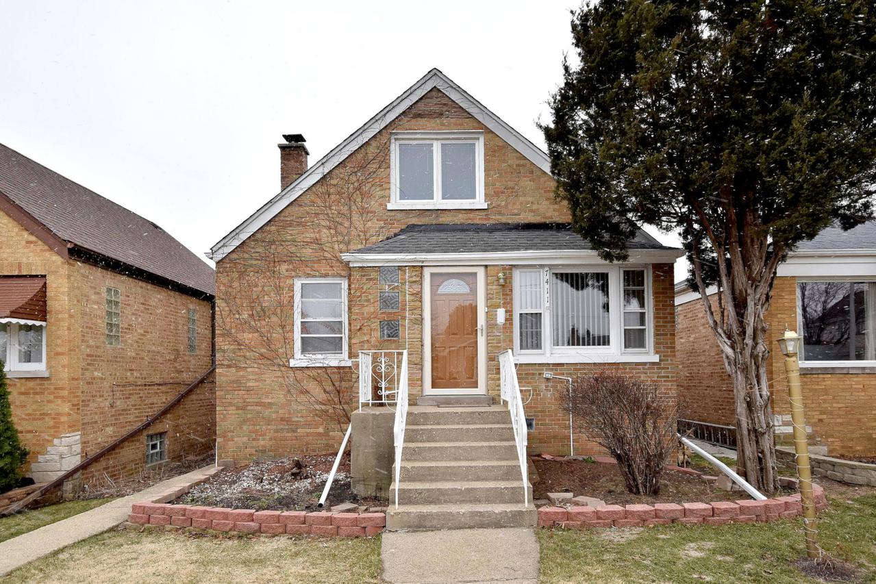 7411 W Howard St., Chicago, IL 60631