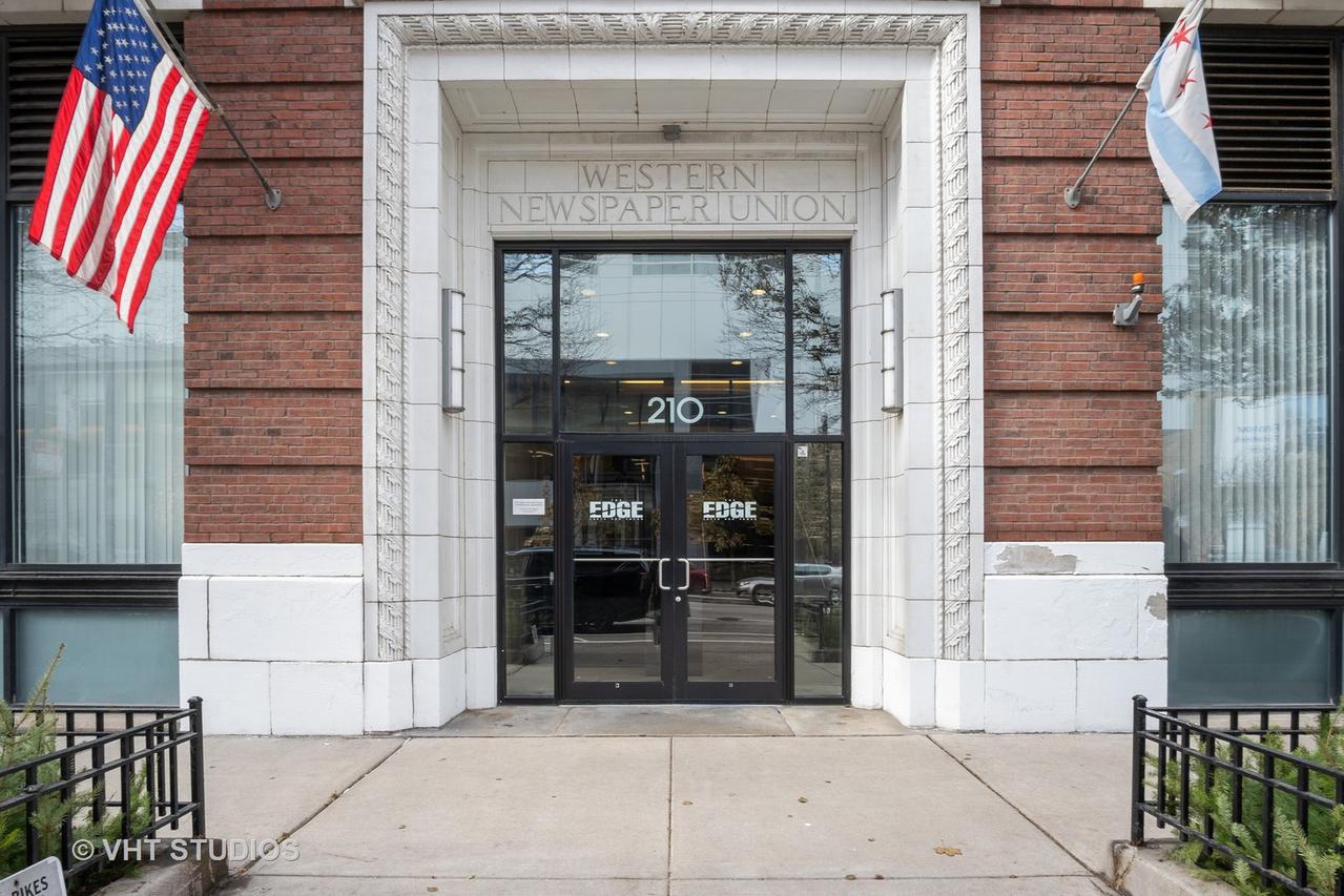210 S Desplaines St. #306, Chicago, IL 60661