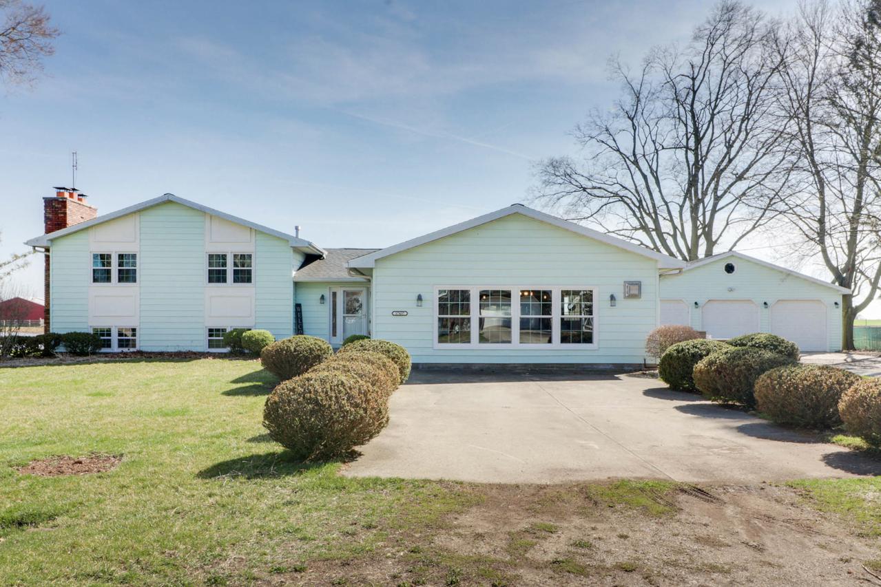17437 Air Strip Rd., Hudson, IL 61748