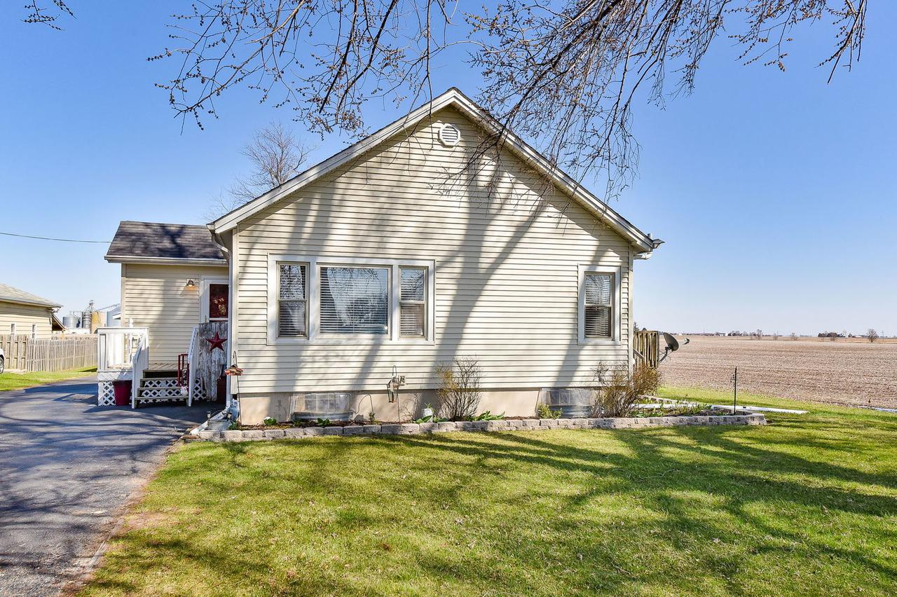 350 S Maple St., Waterman, IL 60556