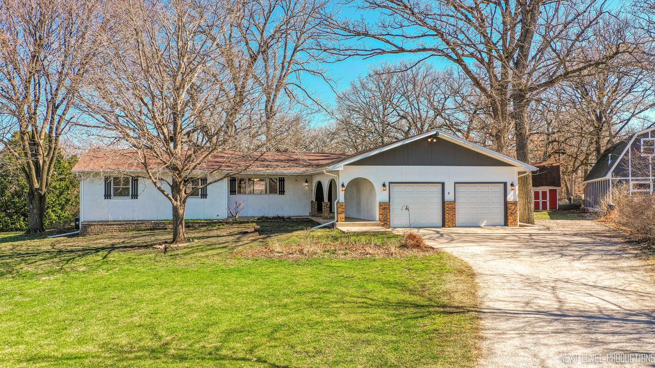 88 Glenda Ln., Plano, IL 60545