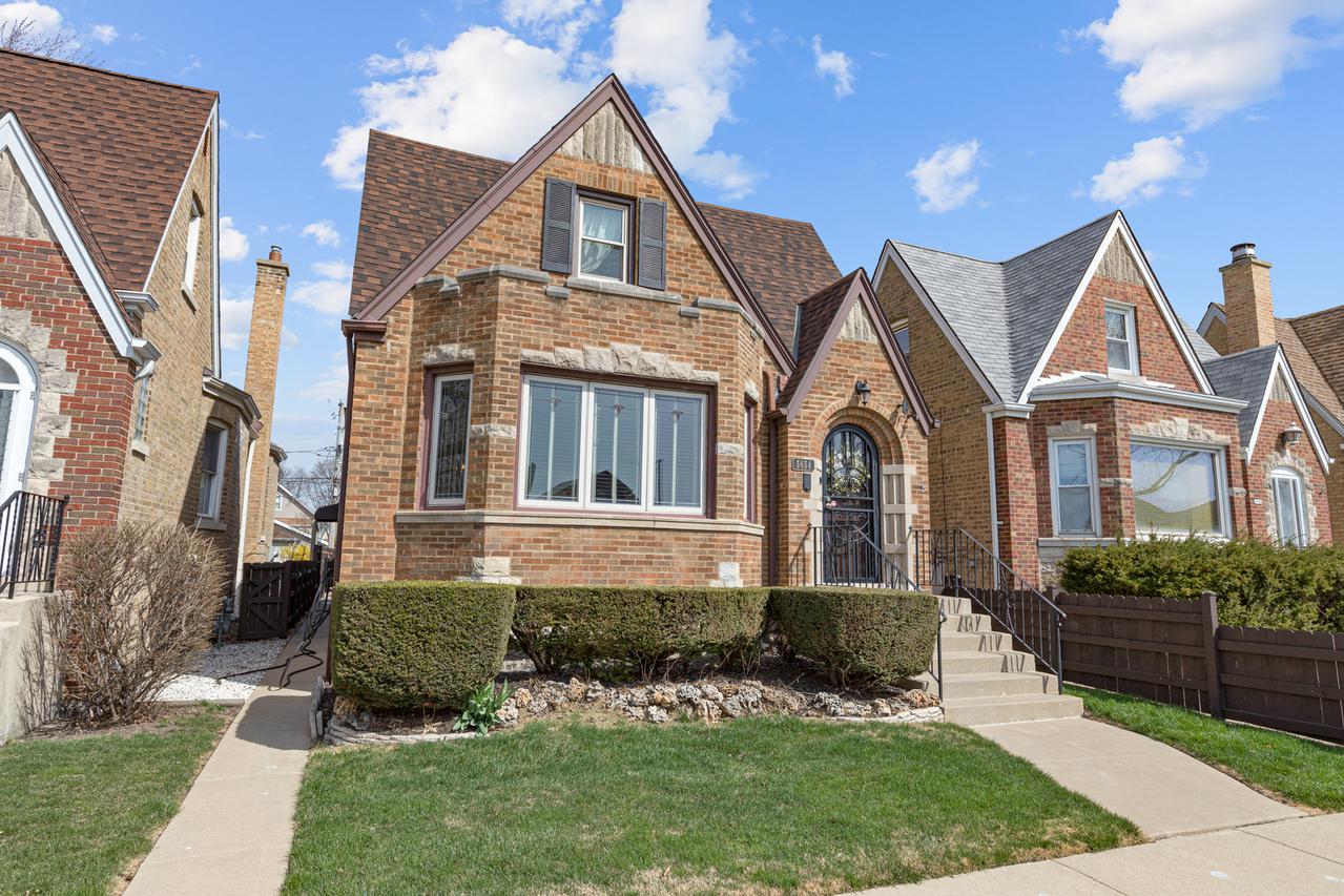 5854 W Newport Ave., Chicago, IL 60634