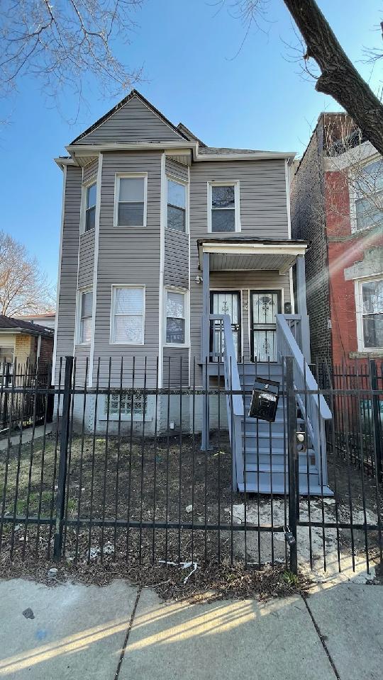 [Address Hidden by Seller], Chicago, IL 60649