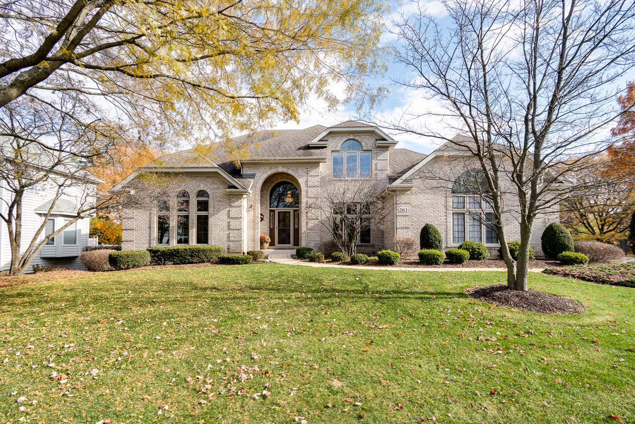 2163 Canterbury Ln., Lisle, IL 60532