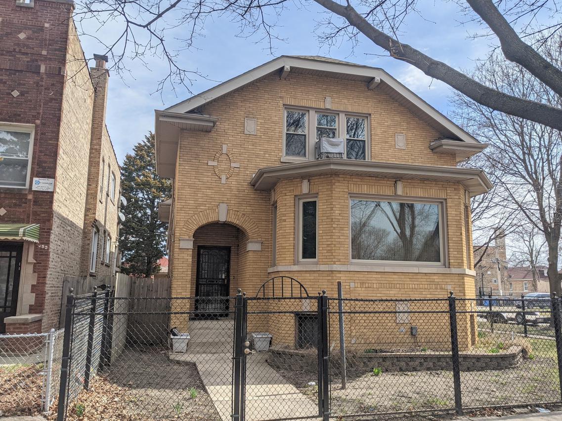 8357 S Peoria St., Chicago, IL 60620