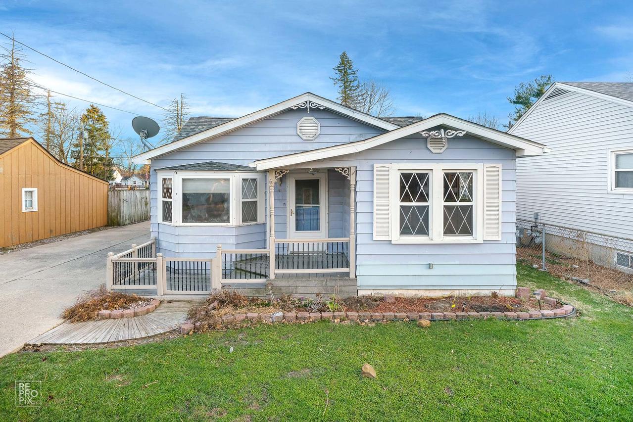 813 Evans Ave., Machesney Park, IL 61115