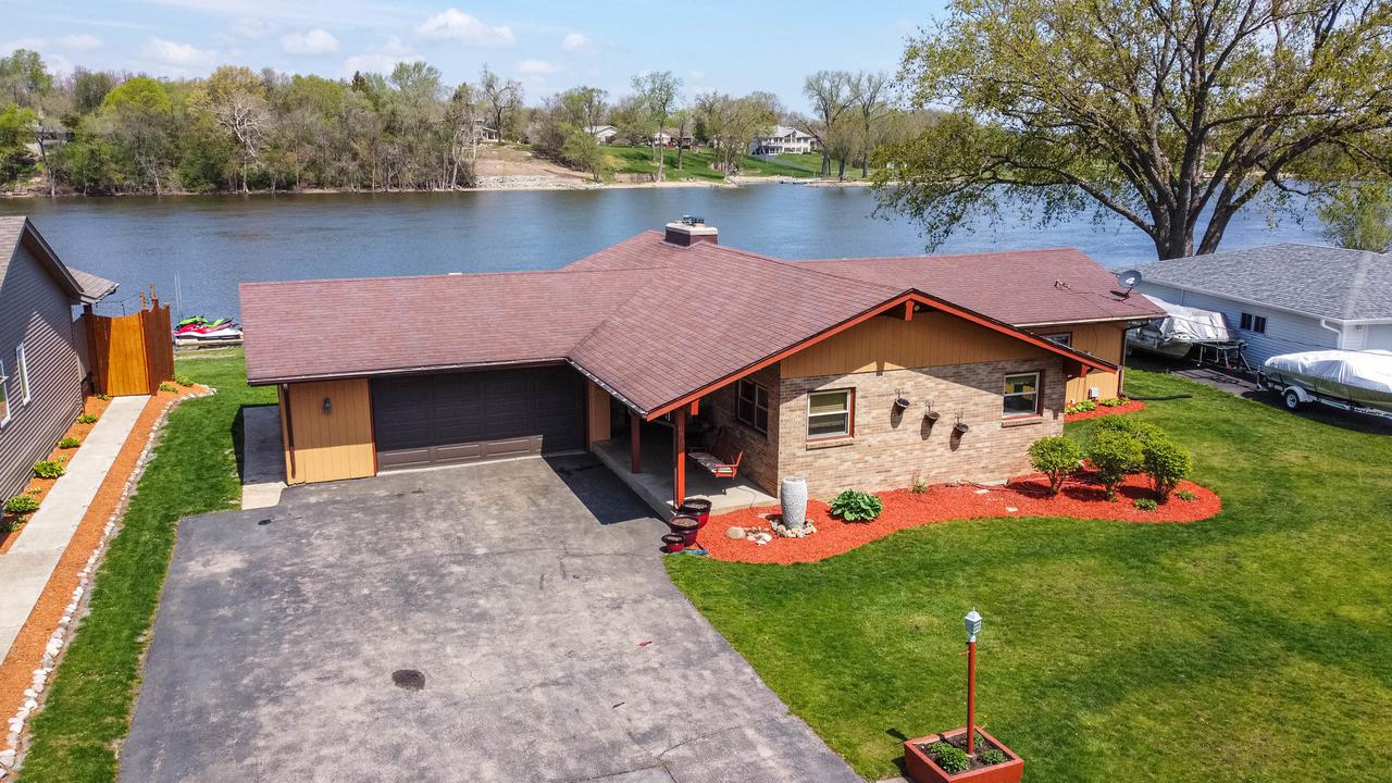 9812 Shore Dr., Machesney Park, IL 61115