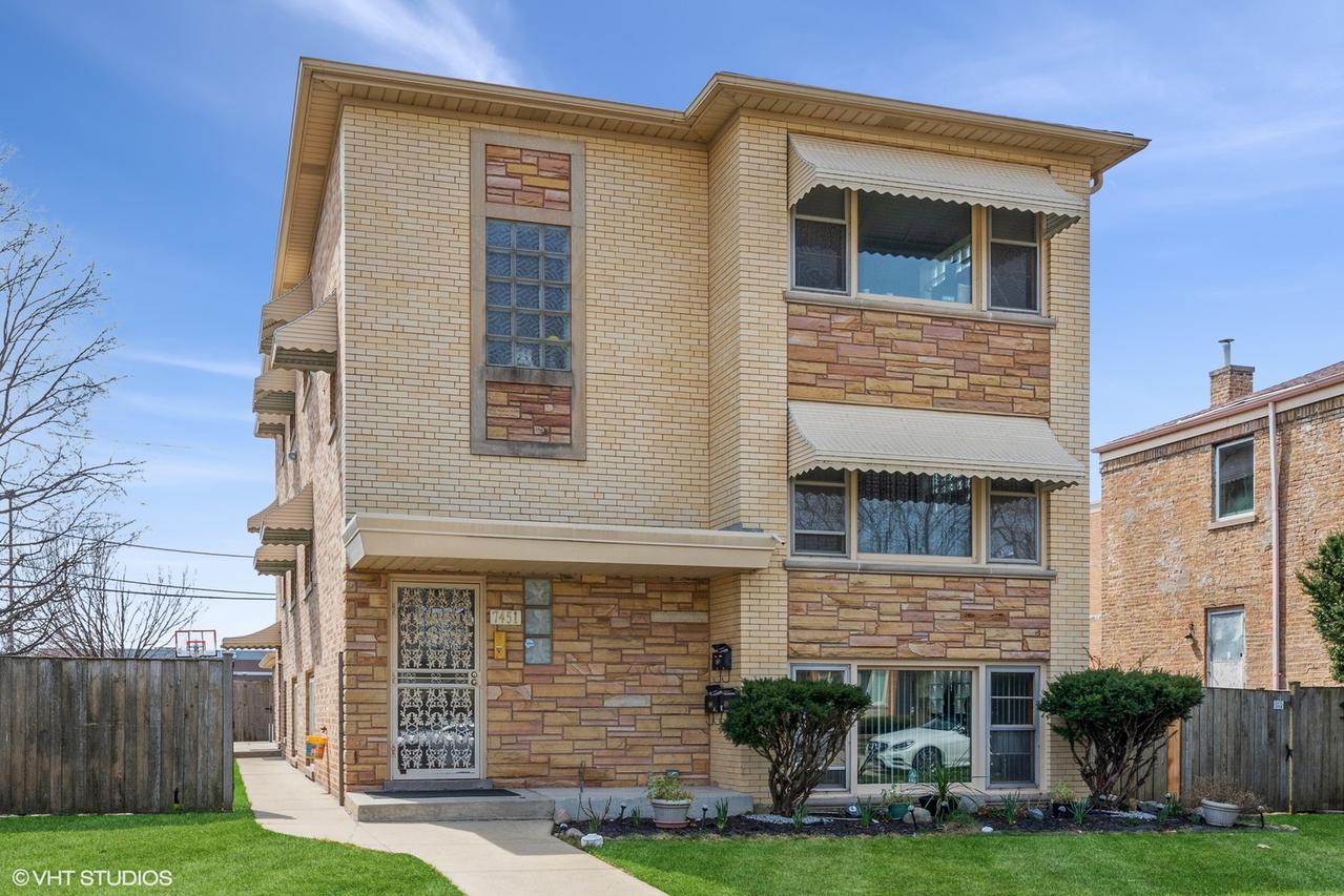 7451 W Seward St., Niles, IL 60714