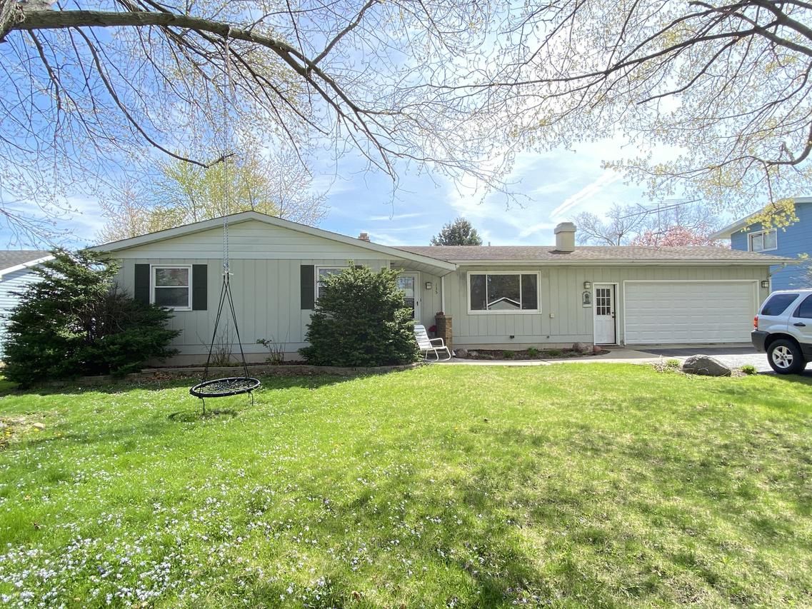 135 Cook Ct., Somonauk, IL 60552
