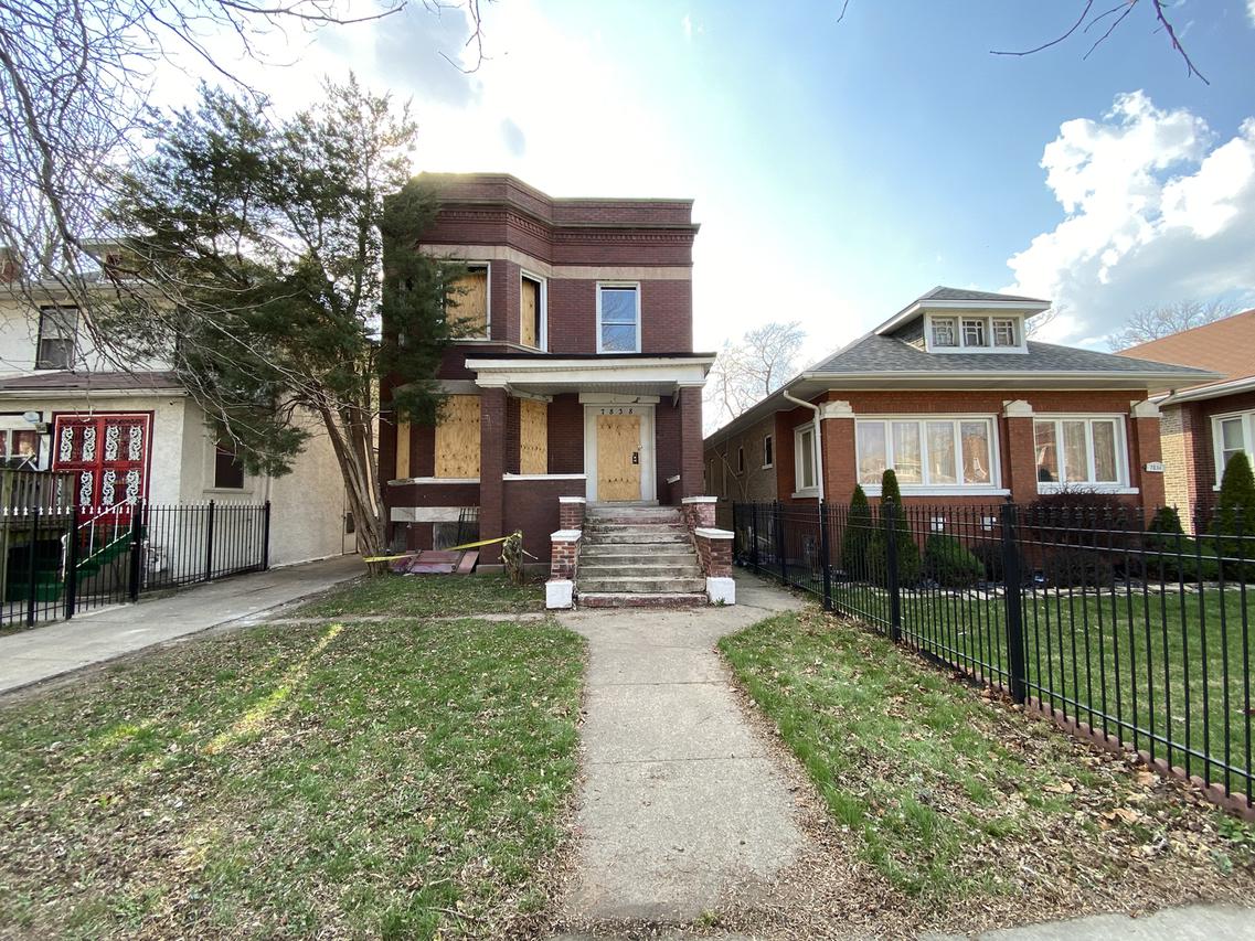 7838 S Saginaw Ave., Chicago, IL 60649