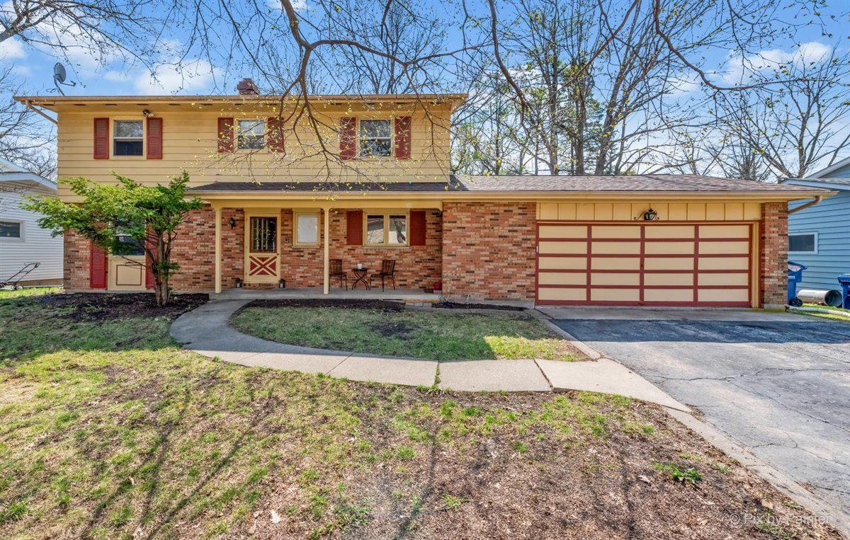 6 Evergreen Cir., Dekalb, IL 60115