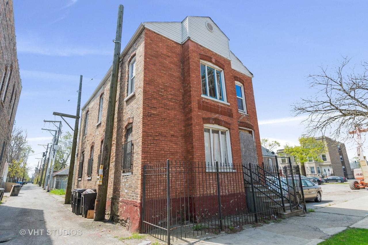 843 E 65th St., Chicago, IL 60637