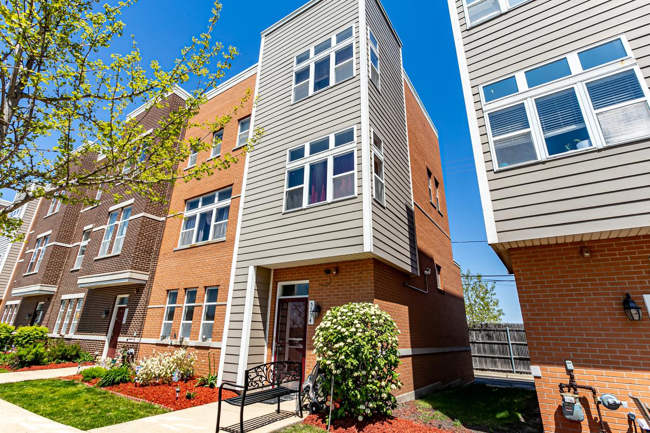 5254 W Hanson Ave., Chicago, IL 60639
