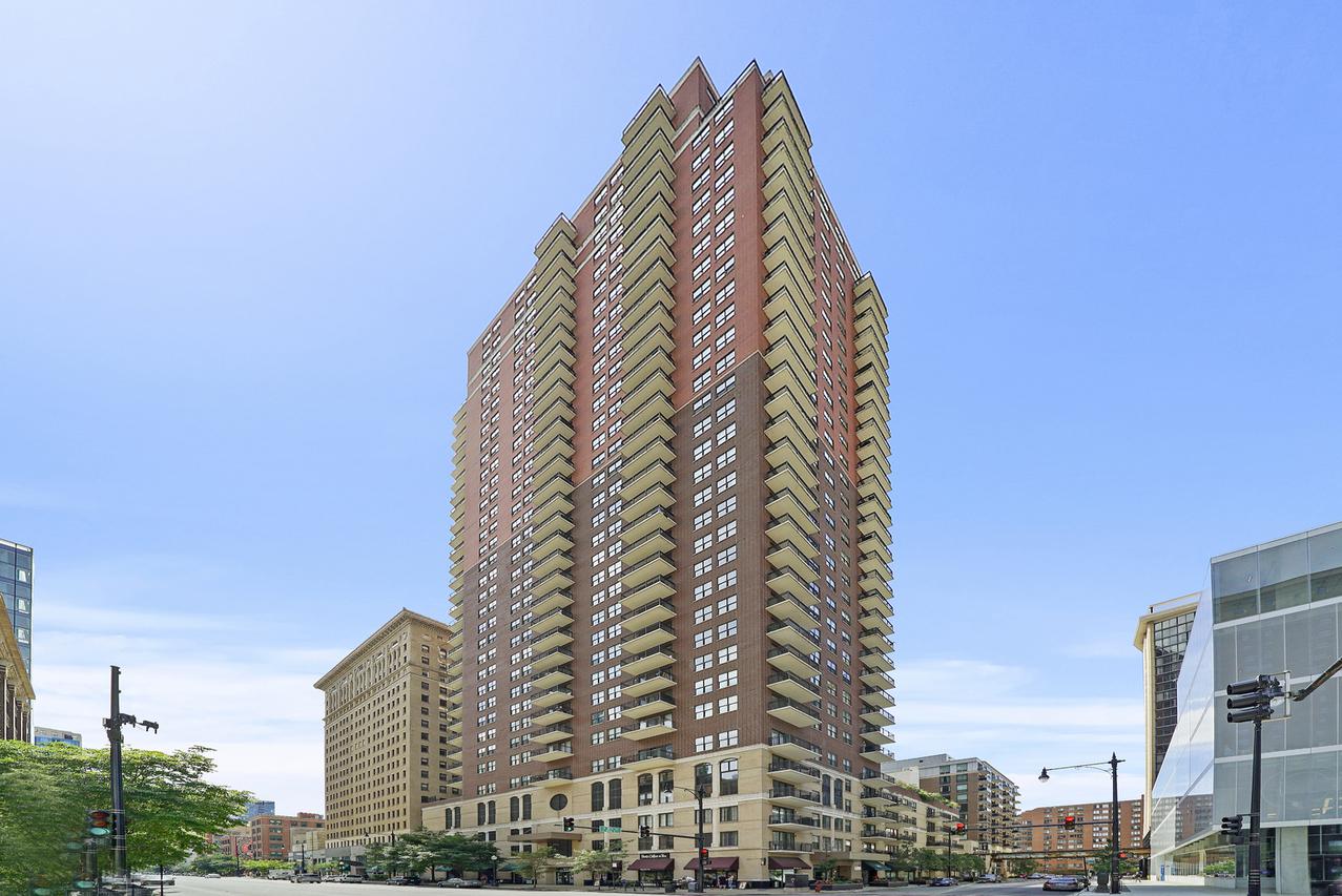 41 E 8th St. #802, Chicago, IL 60605