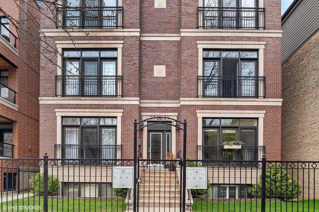 3741 N Damen Ave. #3S, Chicago, IL 60618