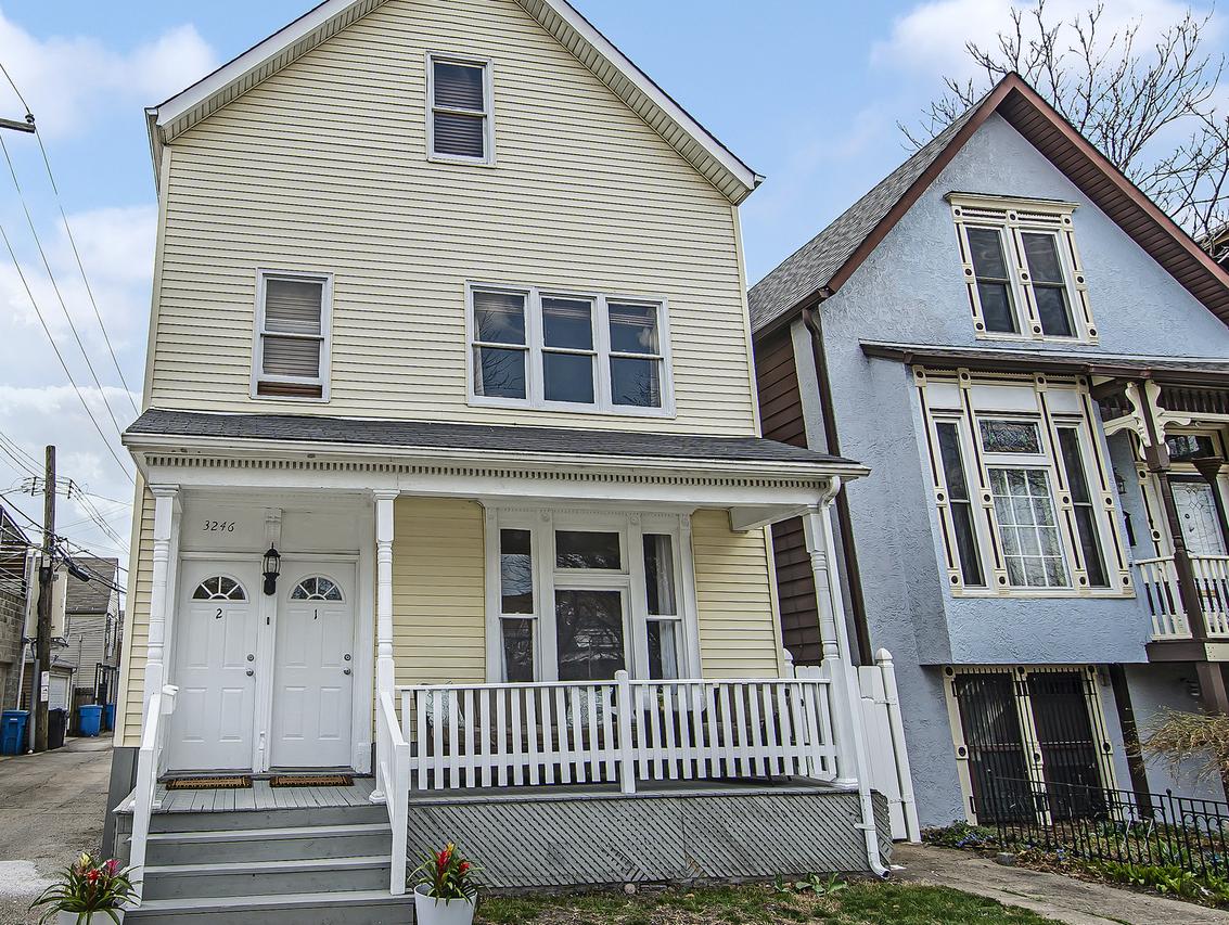 3246 N Ravenswood Ave., Chicago, IL 60657