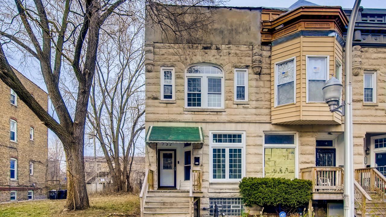 732 E 42nd St., Chicago, IL 60653