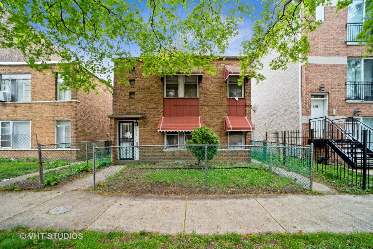8040 S Kingston Ave., Chicago, IL 60617