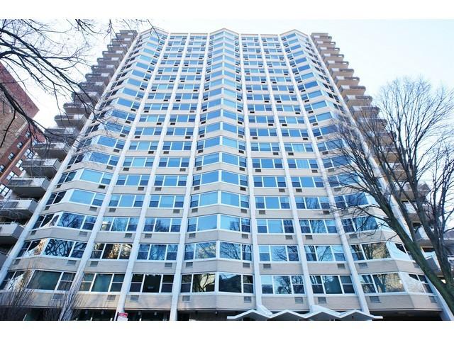 555 W Cornelia Ave. #1702, Chicago, IL 60657