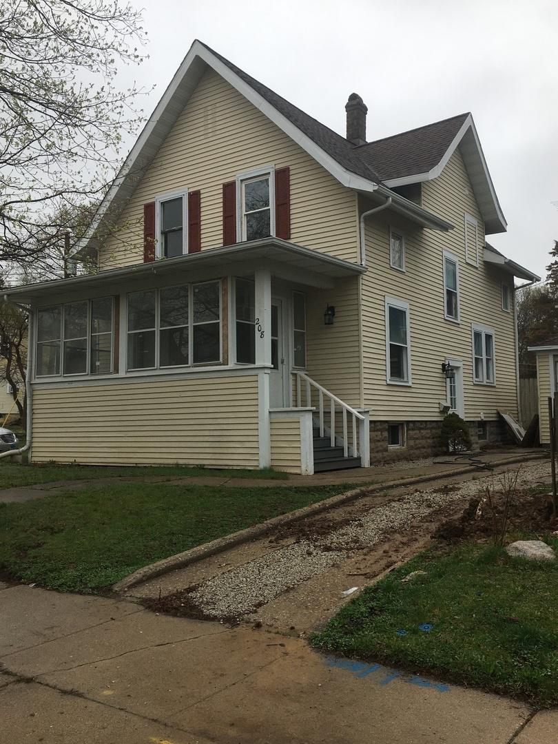 208 John St., Dekalb, IL 60115