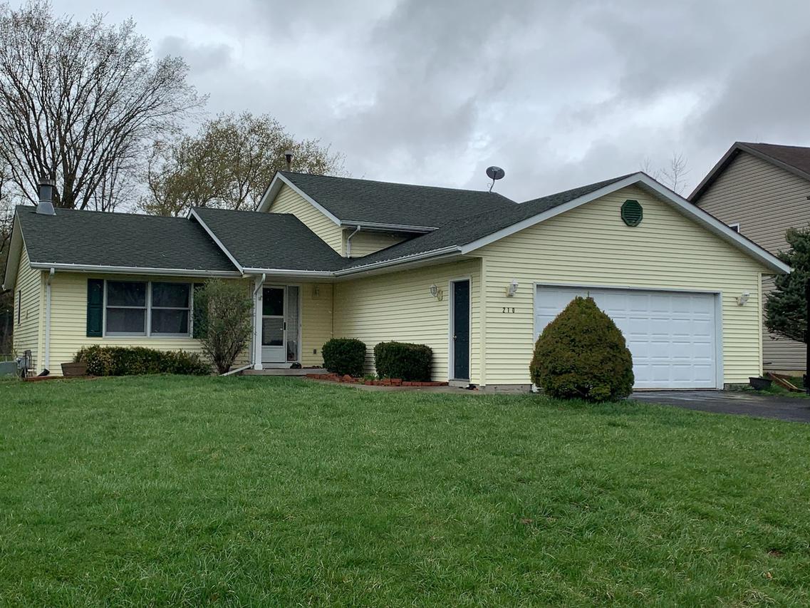 210 Liverpool Dr., Poplar Grove, IL 61065