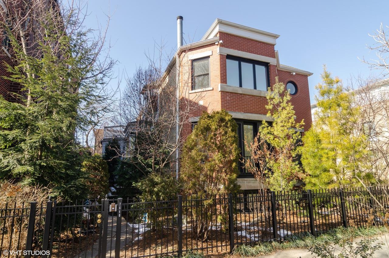 2640 N Bosworth Ave., Chicago, IL 60614