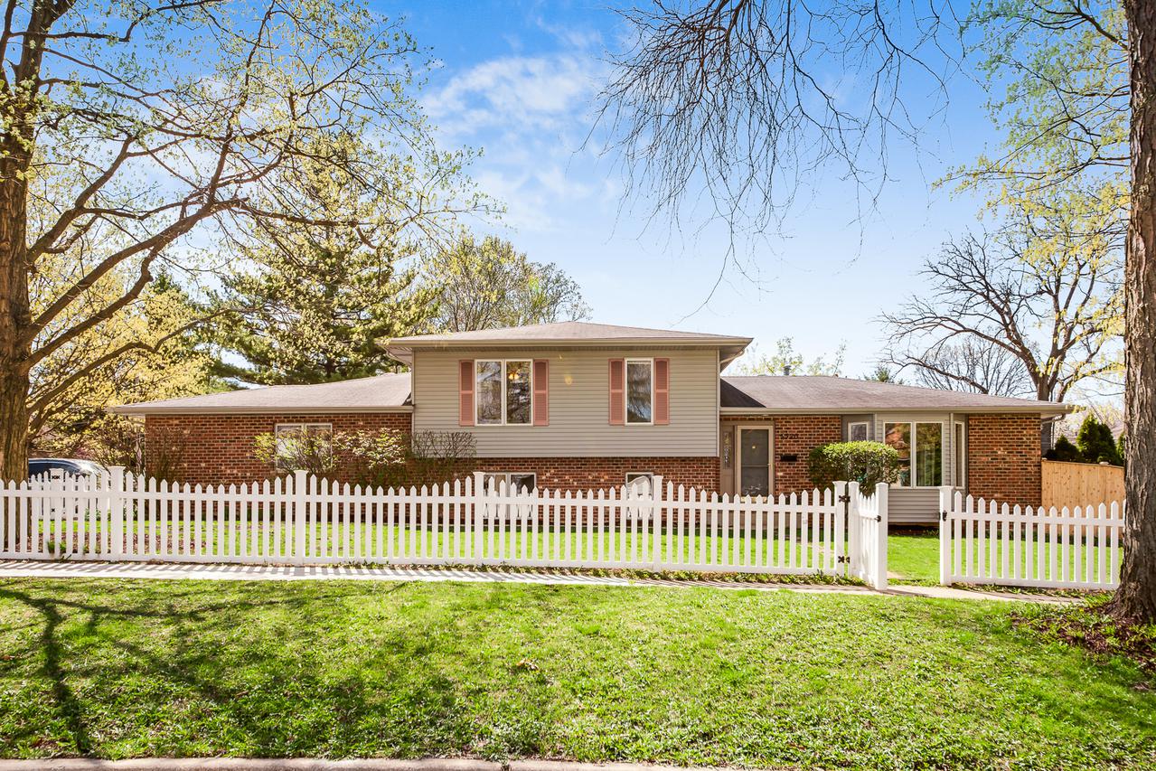 5320 Washington St., Downers Grove, IL 60515