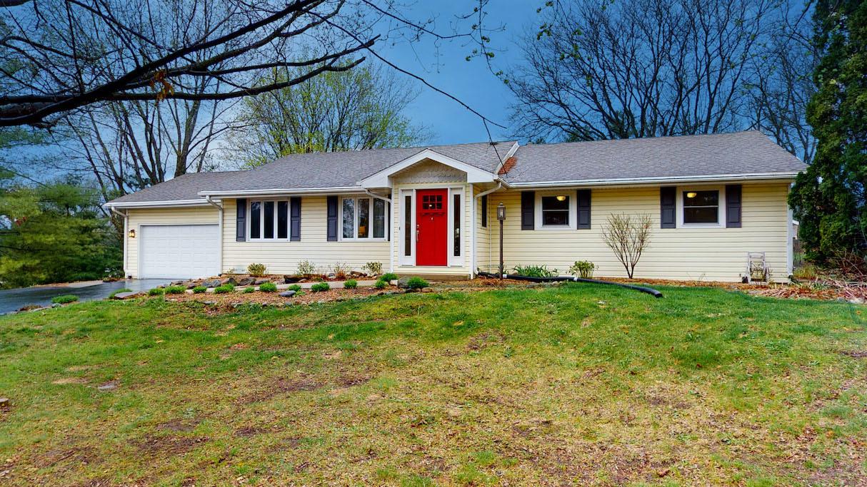 11549 Courtdale Dr., Roscoe, IL 61073