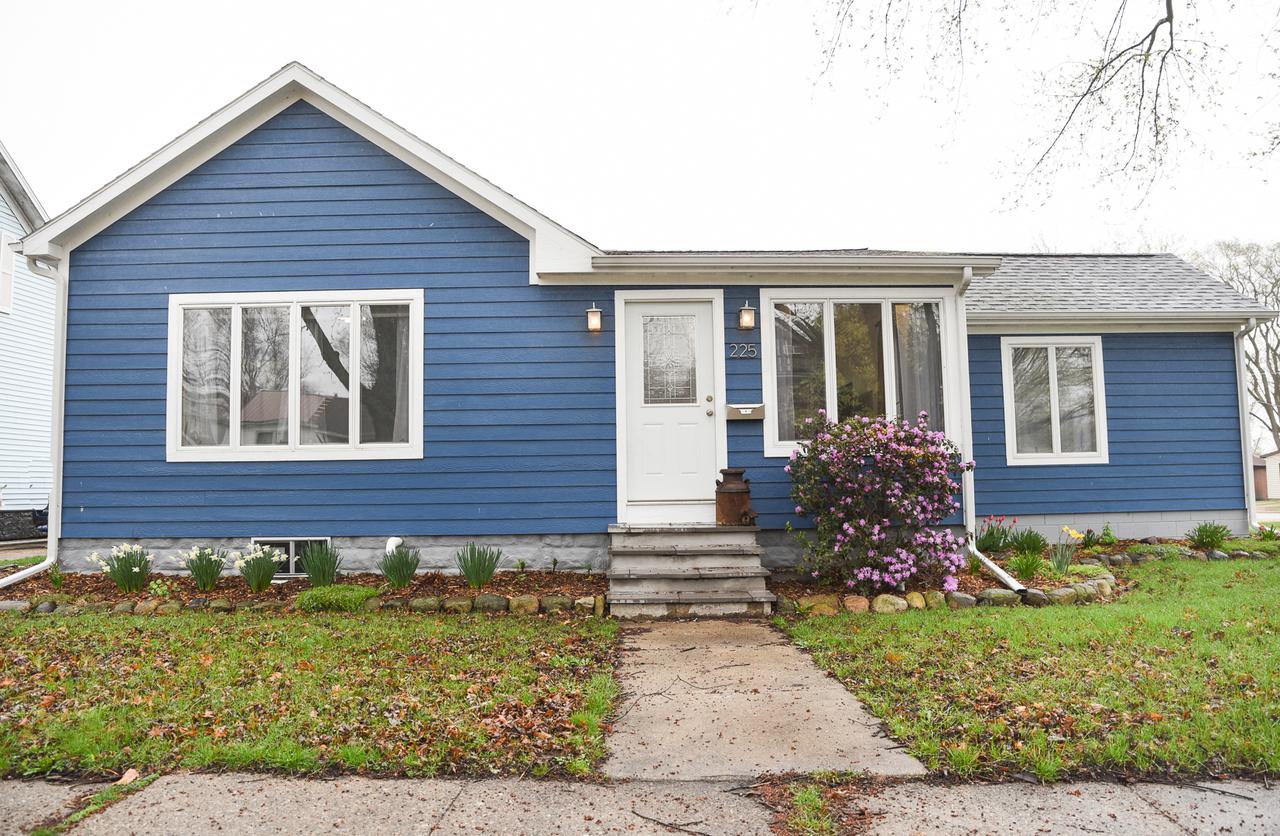 225 S Blackstone Ave., Amboy, IL 61310