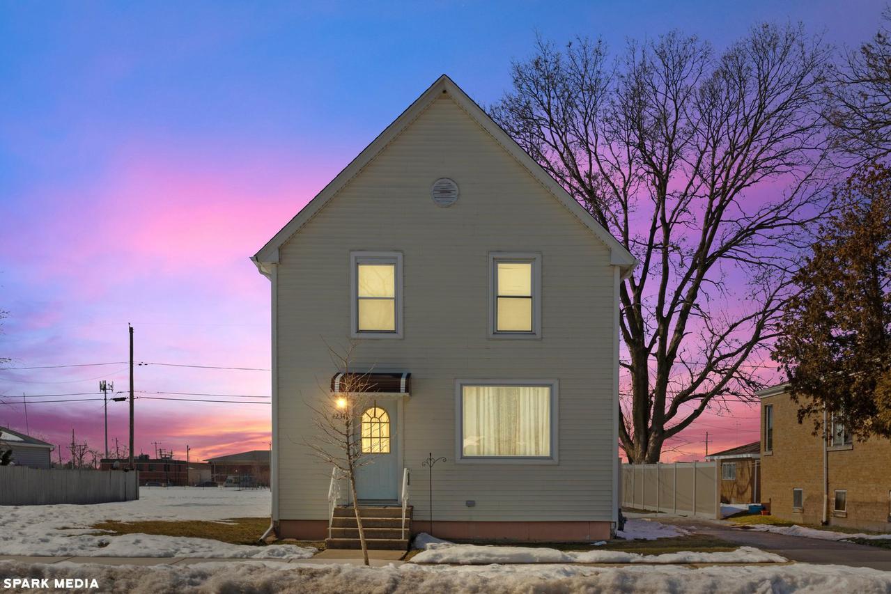 4234 Leland Ave., Lyons, IL 60534