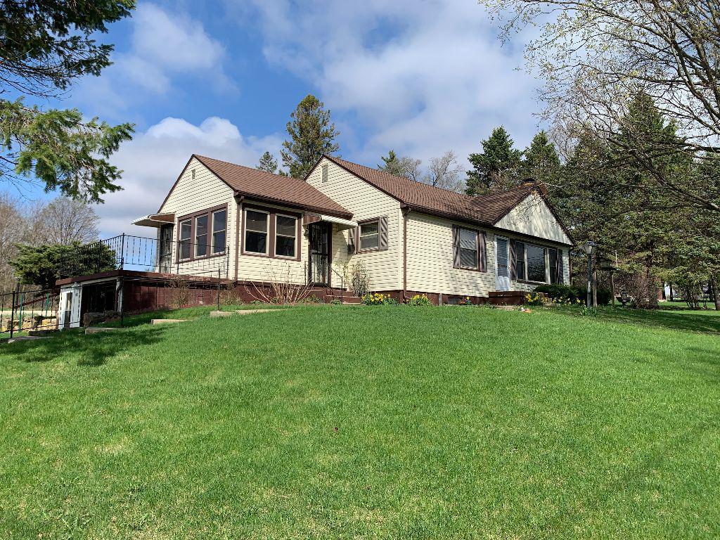 1850 Crossroads Ln., Freeport, IL 61032