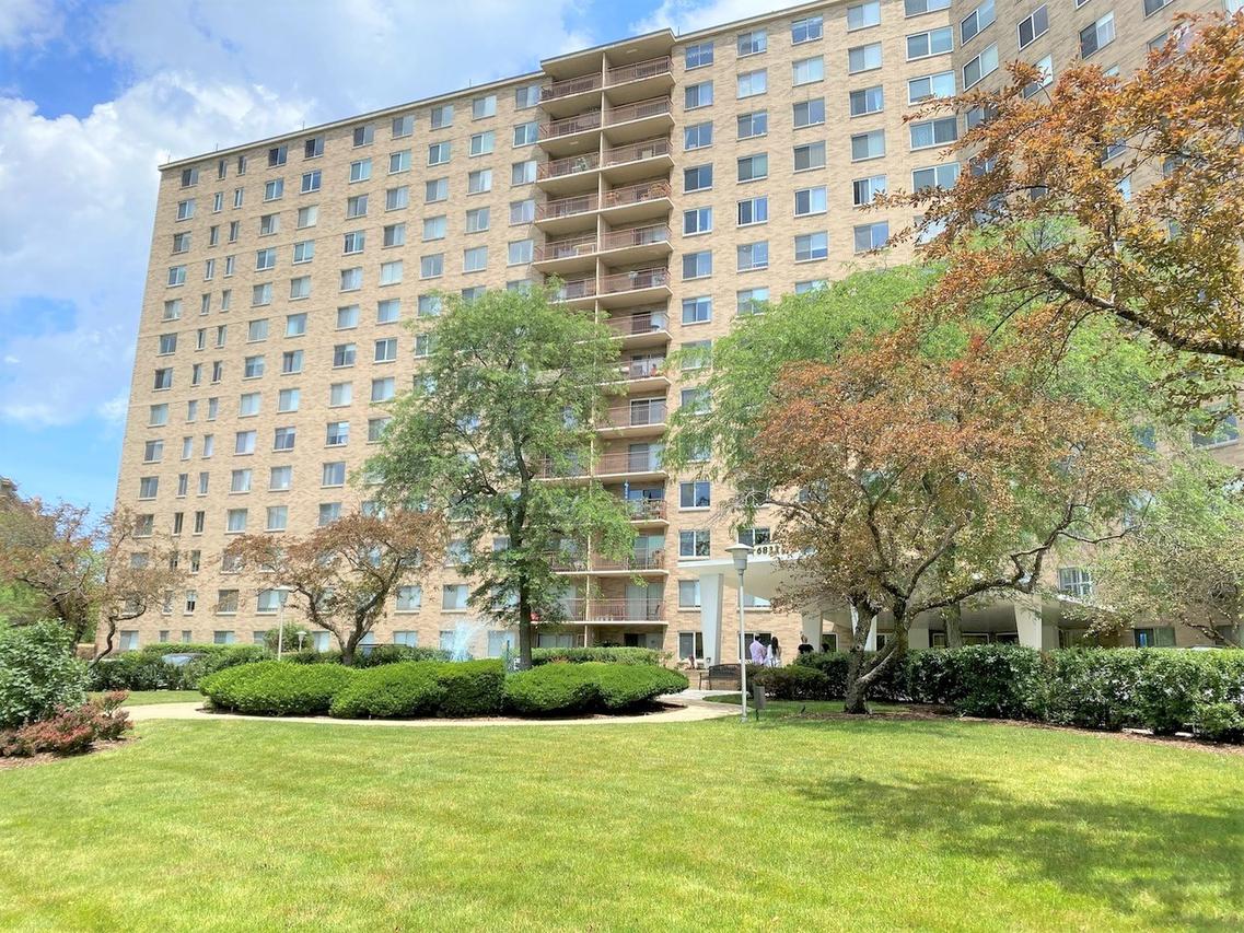 6833 N Kedzie Ave. #1510, Chicago, IL 60645