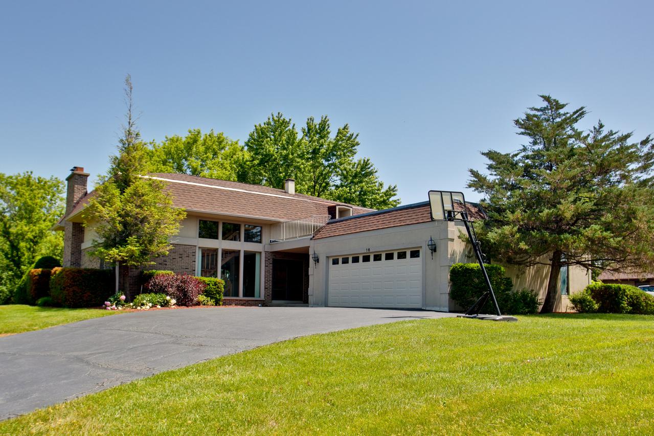 16 Harvard Ln., Hawthorn Woods, IL 60047