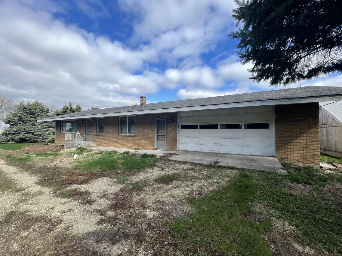 1363 N Il Rt 251, Lindenwood, IL 61049