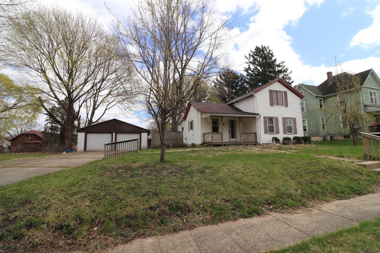 1135 S Oak Ave., Freeport, IL 61032
