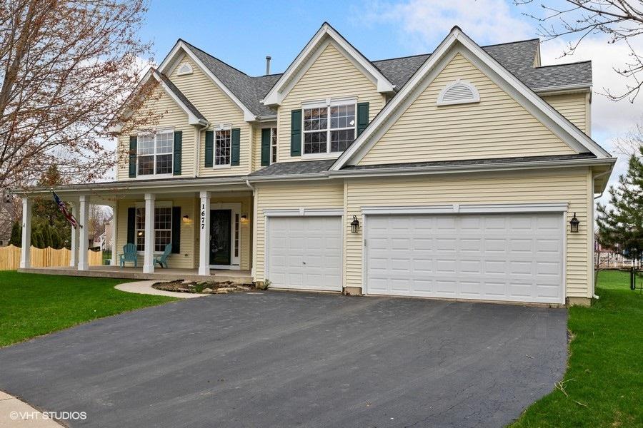 1677 Moorland Ln., Crystal Lake, IL 60014