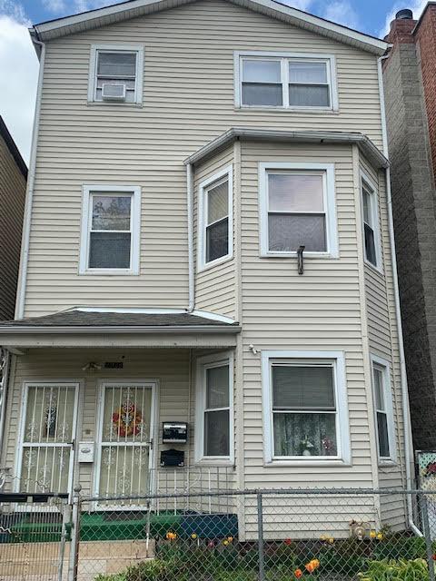 2928 N Ridgeway Ave., Chicago, IL 60618