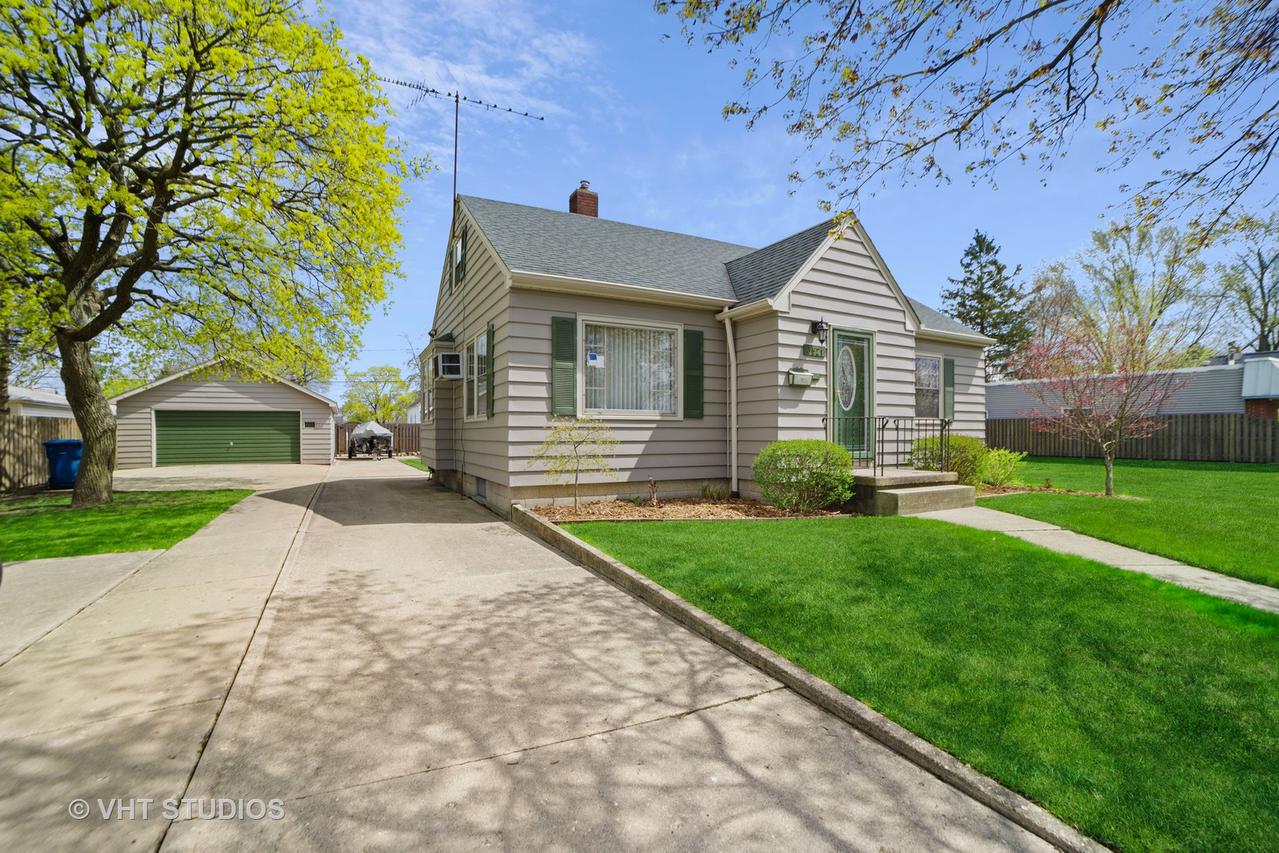 3521 Union Ave., Steger, IL 60475