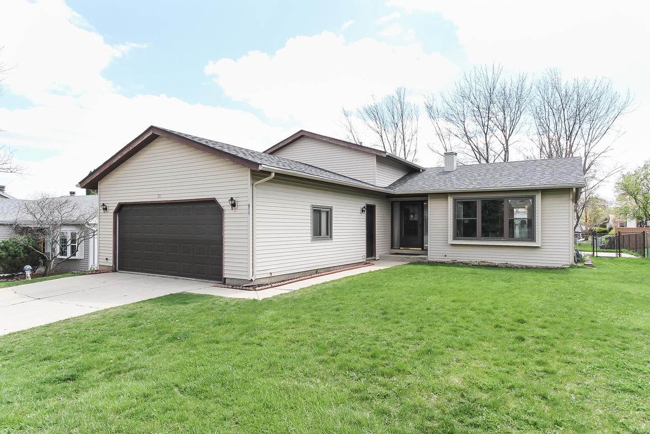 311 Exmoor Dr., Streamwood, IL 60107
