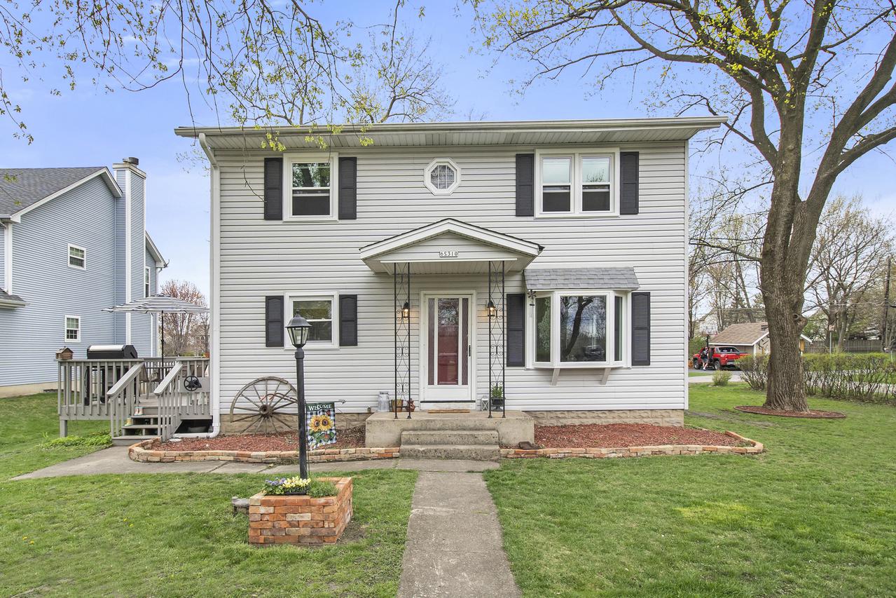 6S310 4th St., Eola, IL 60519