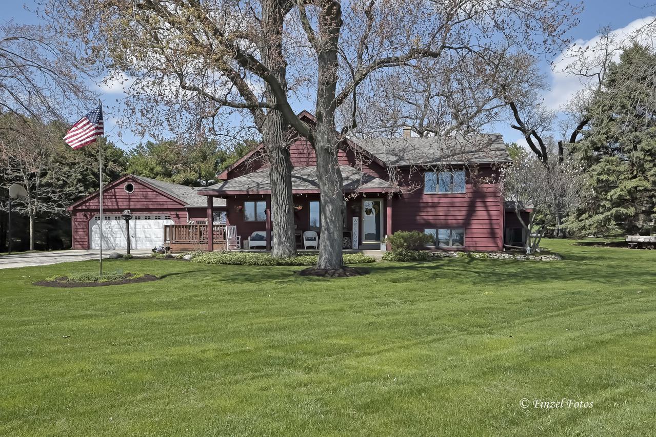 27645 Lukens Rd., Sycamore, IL 60178
