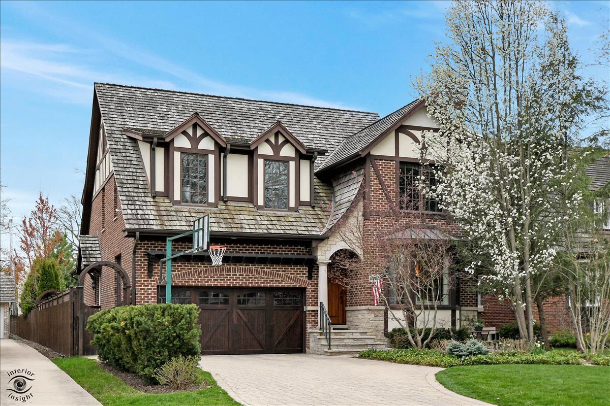 2205 Chestnut Ave., Wilmette, IL 60091