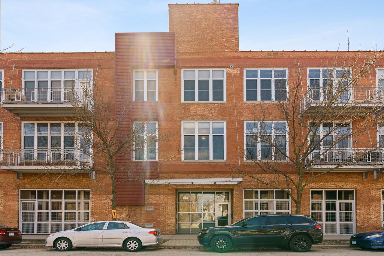 2111 W Churchill St. #101, Chicago, IL 60647