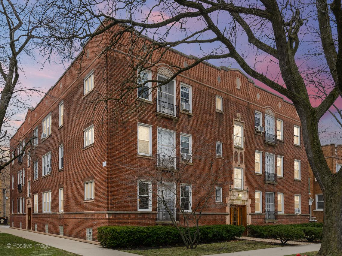 6600 N Artesian Ave. #3, Chicago, IL 60645