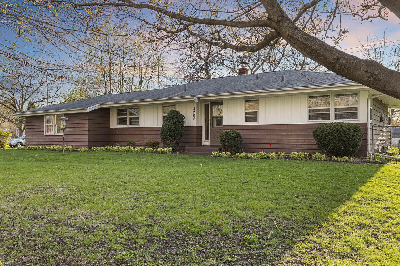 8204 Cameo Dr., Machesney Park, IL 61115