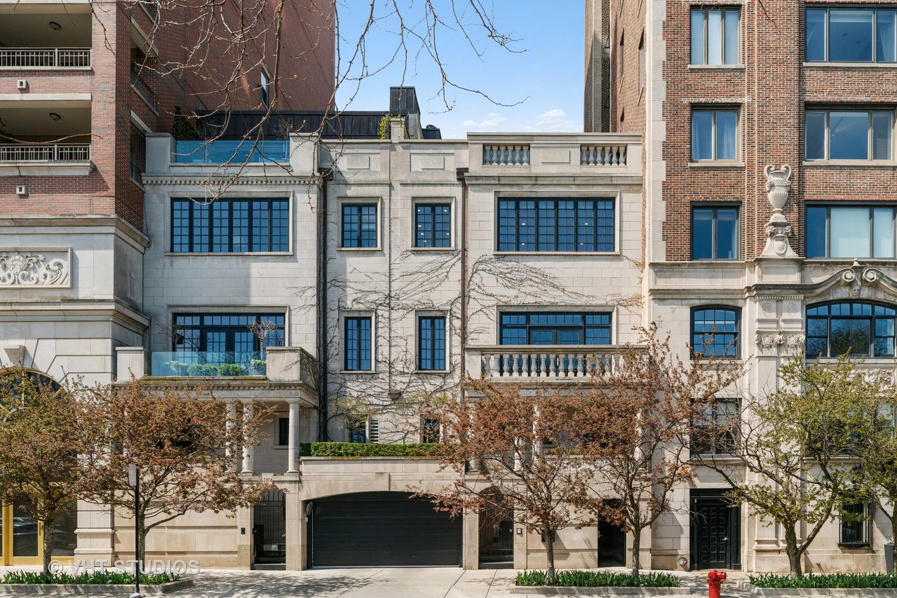 2126 N Lincoln Park West, Chicago, IL 60614
