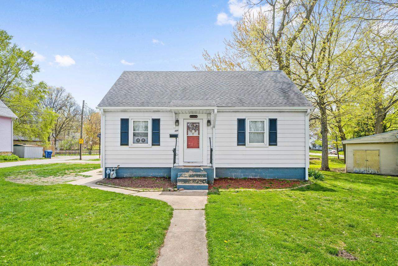 354 W Roosevelt St., Dekalb, IL 60115