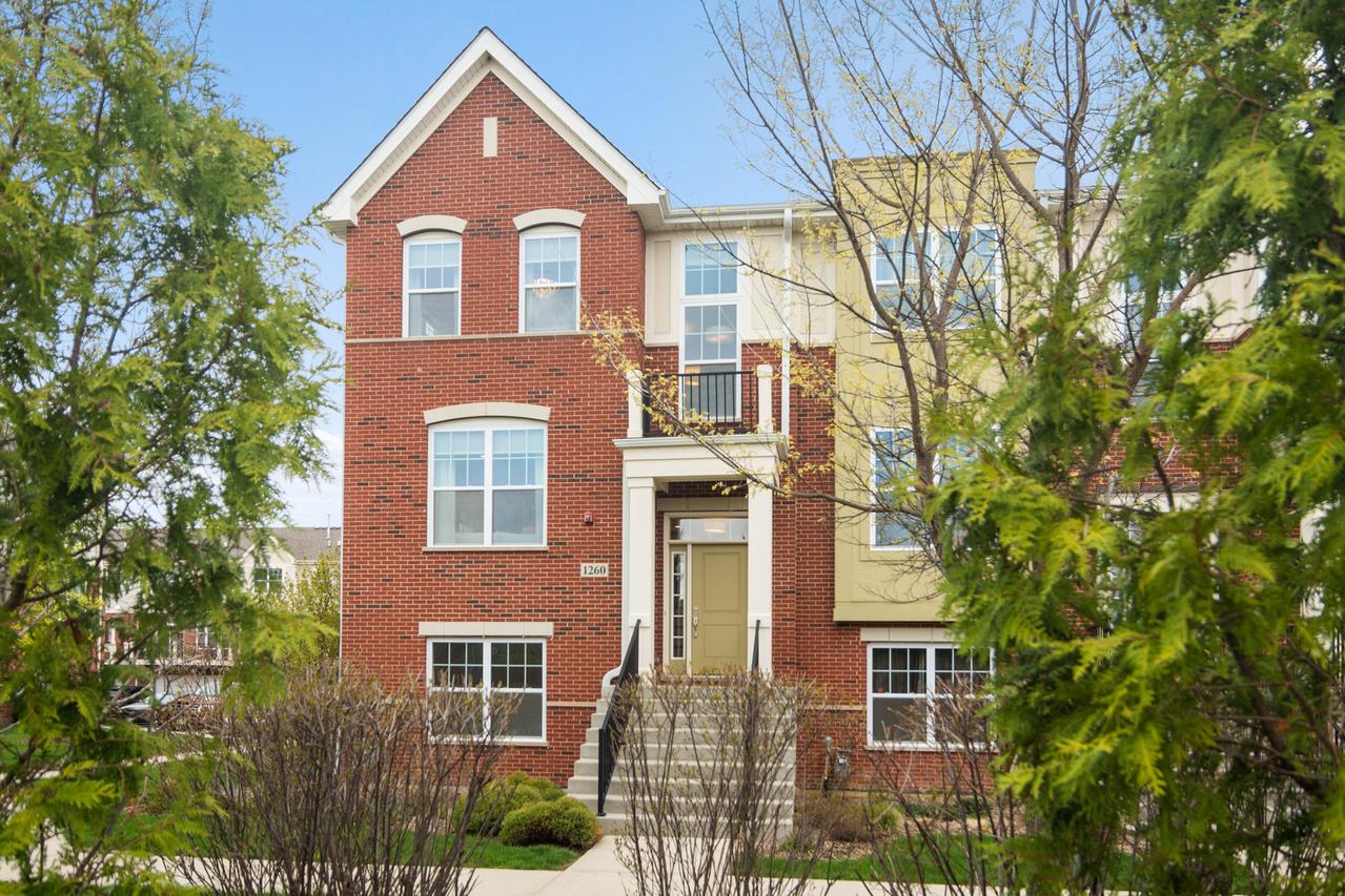 1260 Danforth Ct., Vernon Hills, IL 60061