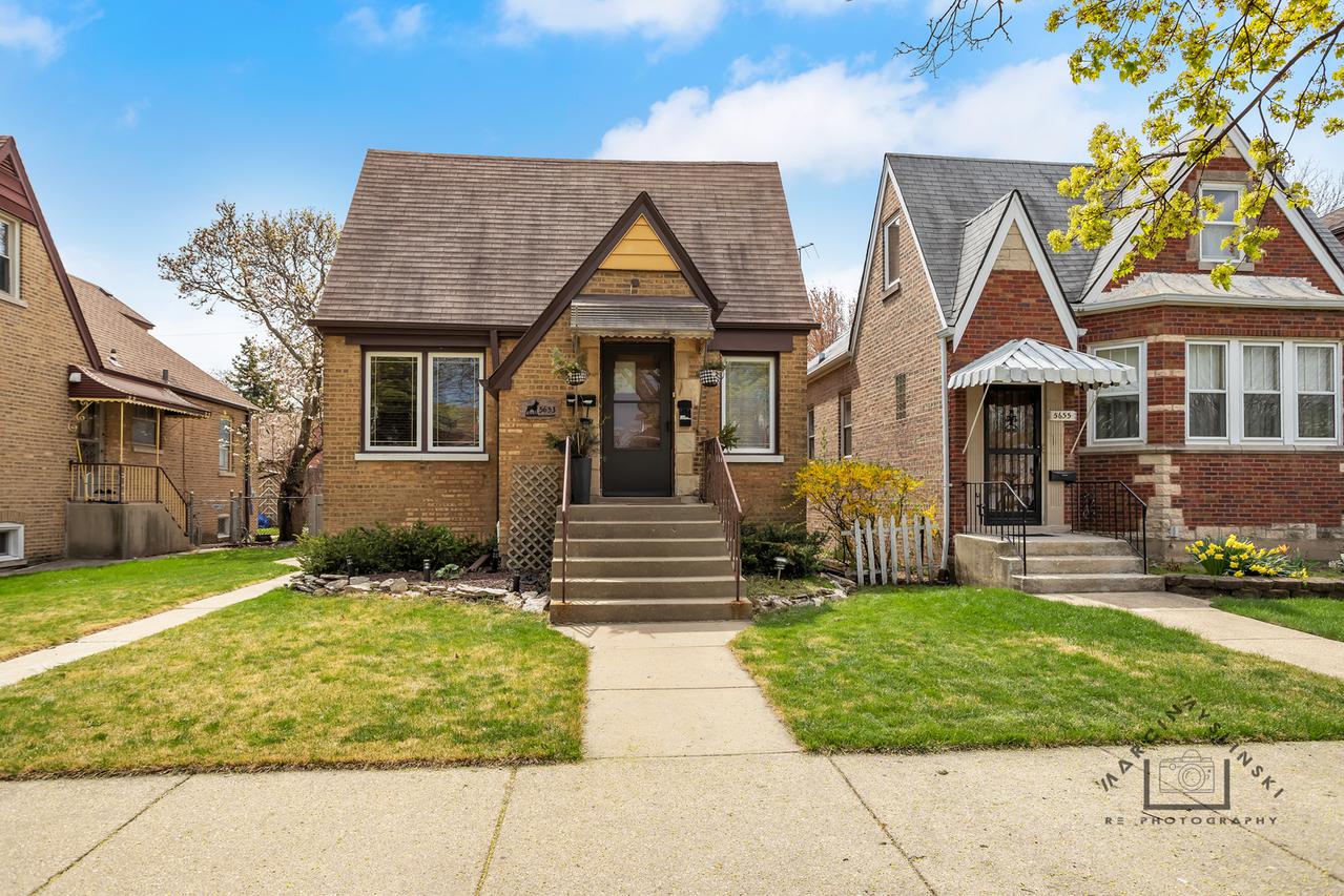 5653 W Wilson Ave., Chicago, IL 60630